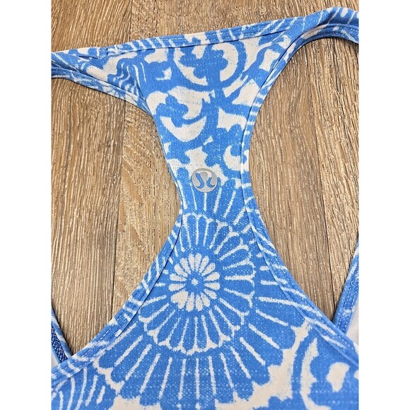 Lululemon Sz 6 Cool Racerback Tank Beach Floral Blue White Porcelaine Fitted - Picture 3 of 4